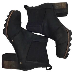 SOREL Addington Chelsea Nubuck Leather Ankle Boot Black